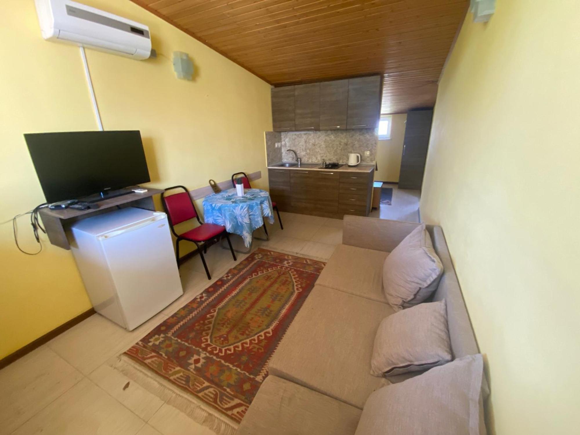 Park Hotel Tbilisi ภายนอก รูปภาพ